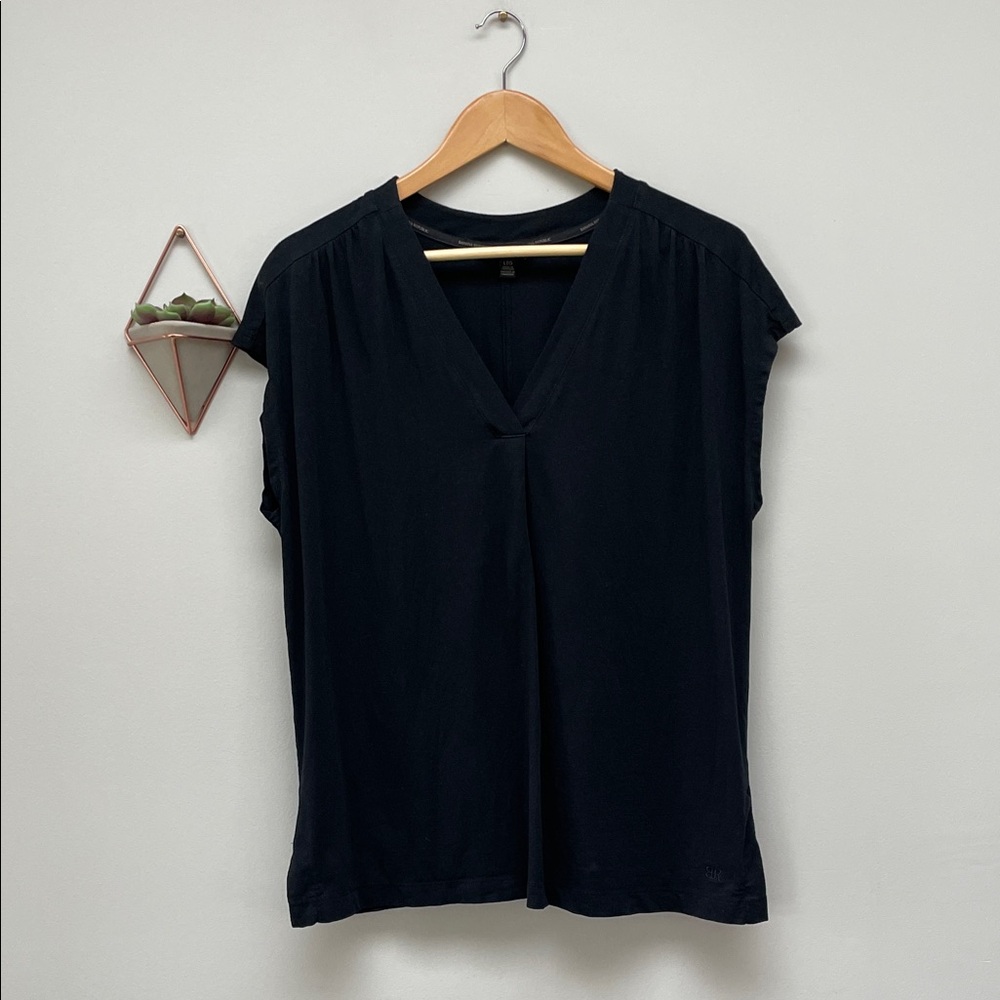 Banana Republic Black V-Neck Cap Sleeve Blouse